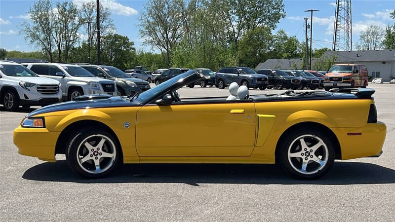 2004 Ford Mustang GT Deluxe