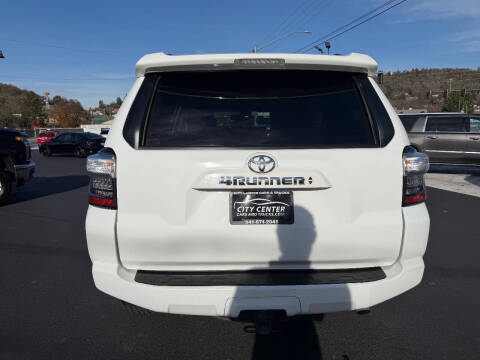 2022 Toyota 4Runner SR5