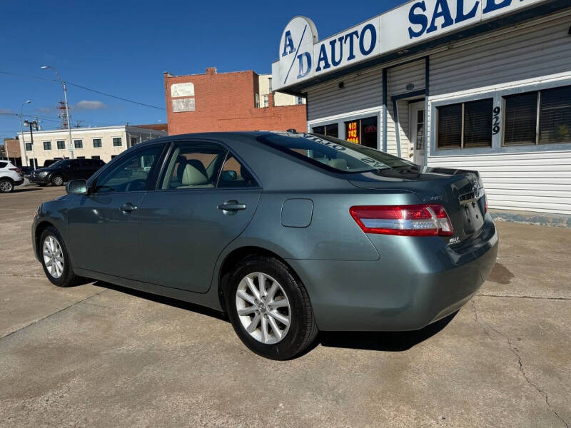 2011 Toyota Camry XLE photo 8