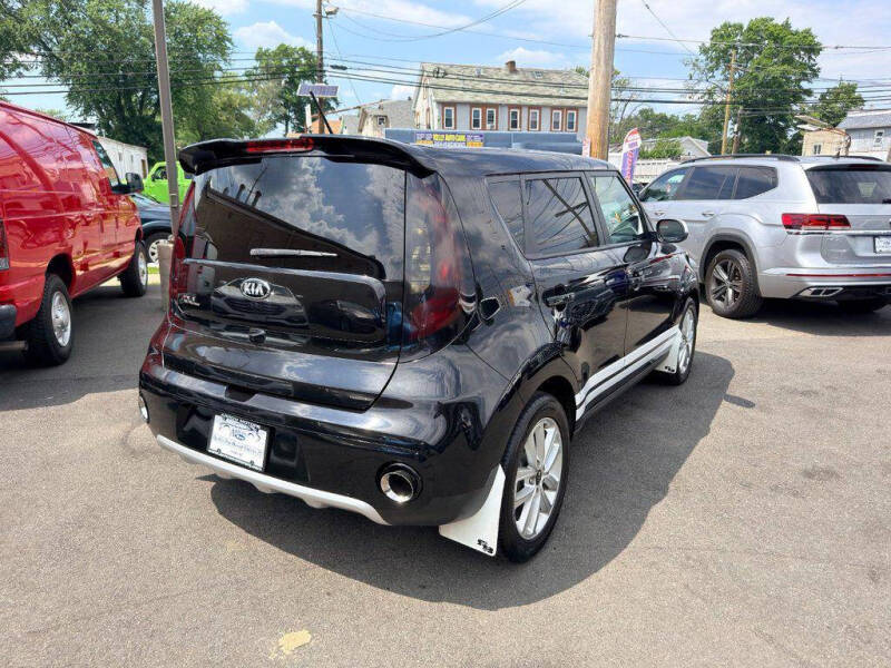 2018 Kia Soul +