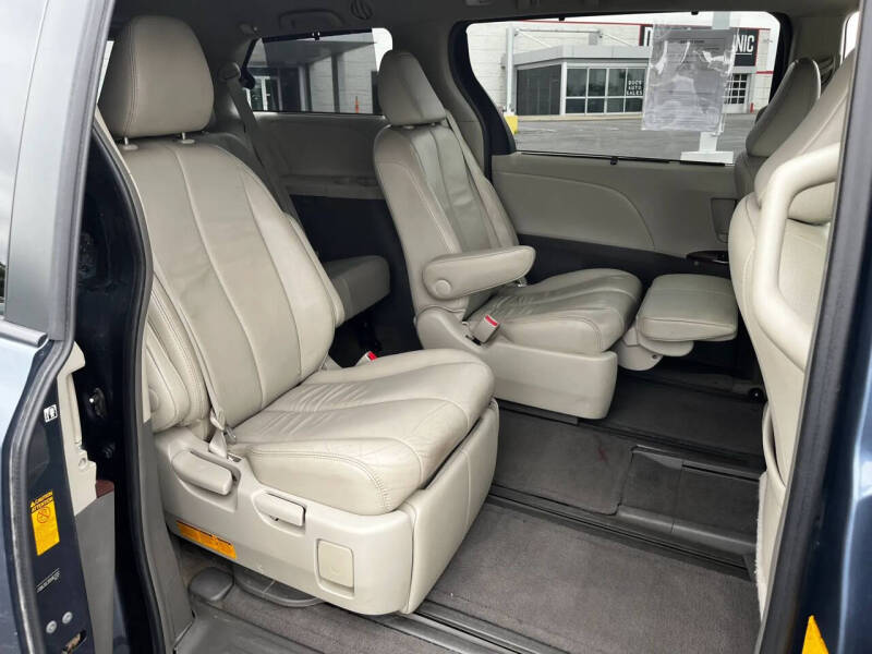 2013 Toyota Sienna