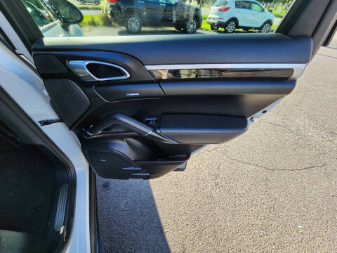 2014 Porsche Cayenne Platinum