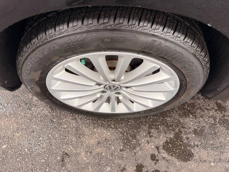 2017 Volkswagen Passat 1.8T SE