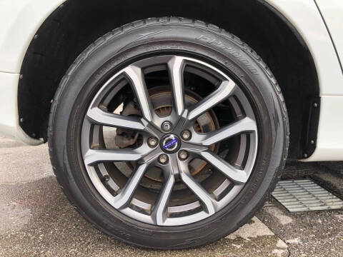 2017 Volvo XC60 T6 Dynamic