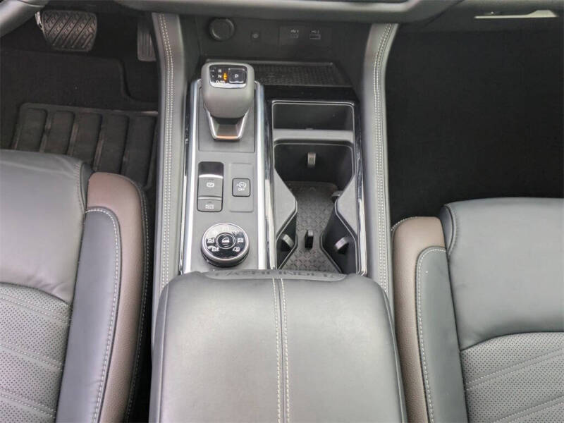 2023 Nissan Pathfinder Platinum