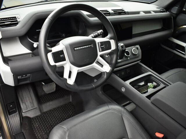 2023 Land Rover Defender 90 SE