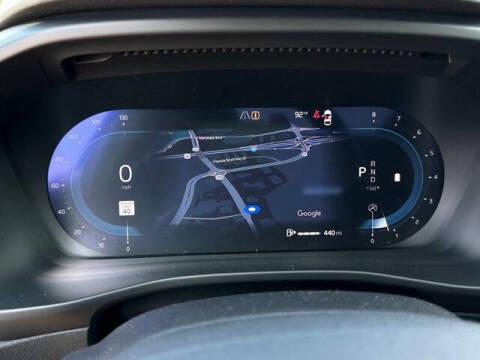 2025 Volvo XC40 B5 Ultra Bright Theme