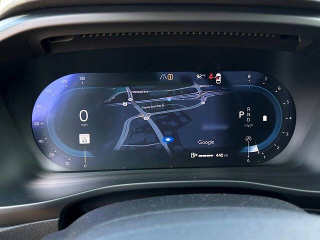 2025 Volvo XC40 B5 Ultra Bright Theme