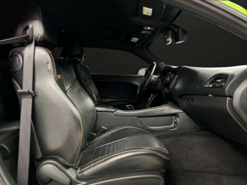 2015 Dodge Challenger R/T Plus Shaker