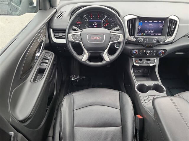 2023 GMC Terrain SLT