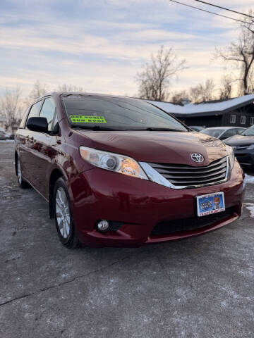 2014 Toyota Sienna XLE 7-Passenger