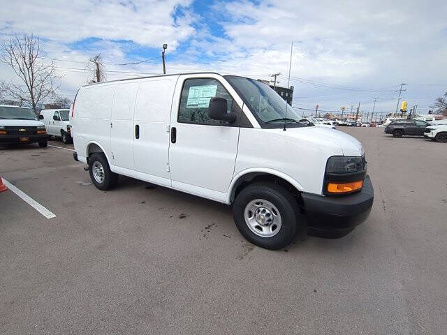 2025 Chevrolet Express 2500