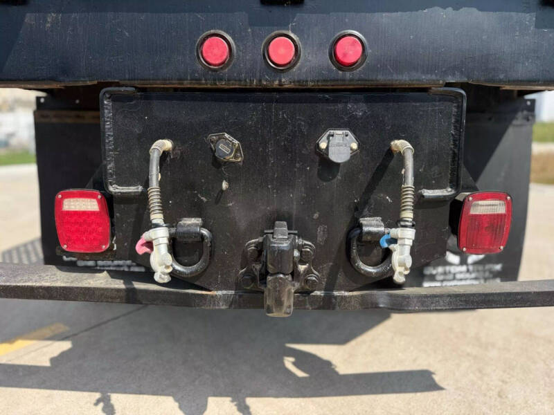 2019 Freightliner M2 106