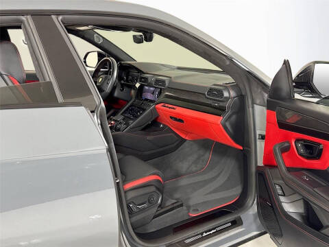 2023 Lamborghini Urus S