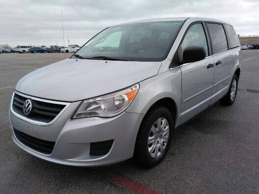 2009 Volkswagen Routan for sale at NORTH CHICAGO MOTORS INC in North Chicago IL