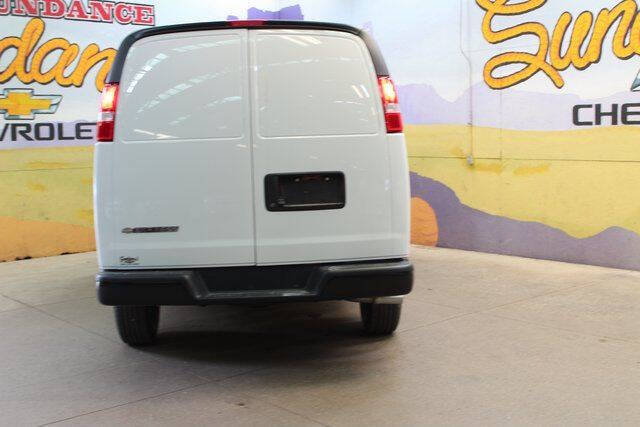 2025 Chevrolet Express 2500