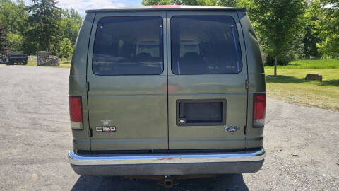 2004 Ford E-Series E-150 XLT