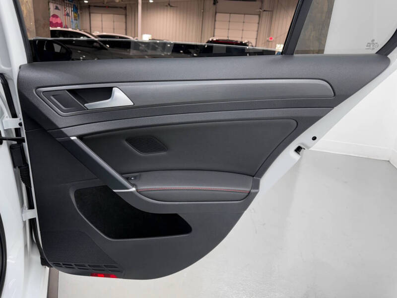 2019 Volkswagen Golf GTI SE