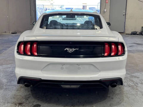 2020 Ford Mustang EcoBoost