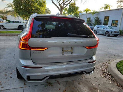 2023 Volvo XC60 B5 Plus Dark Theme