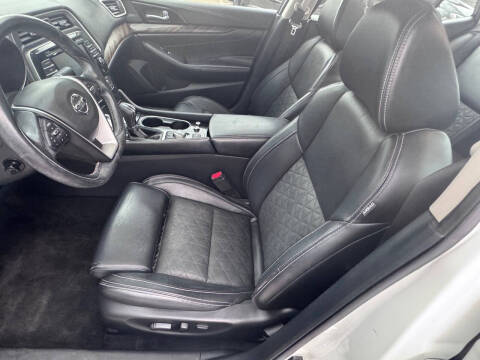 2017 Nissan Maxima Platinum