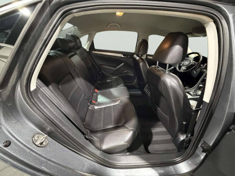 2015 Volkswagen Passat 1.8T SE