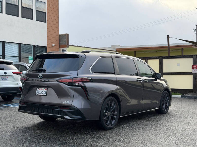 2021 Toyota Sienna XSE 7-Passenger