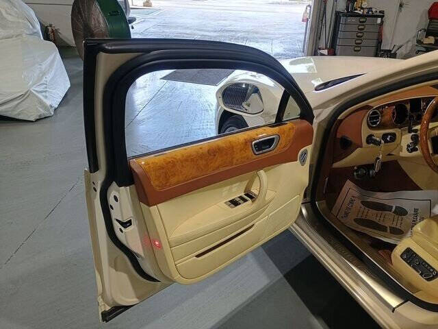 2010 Bentley Continental 17