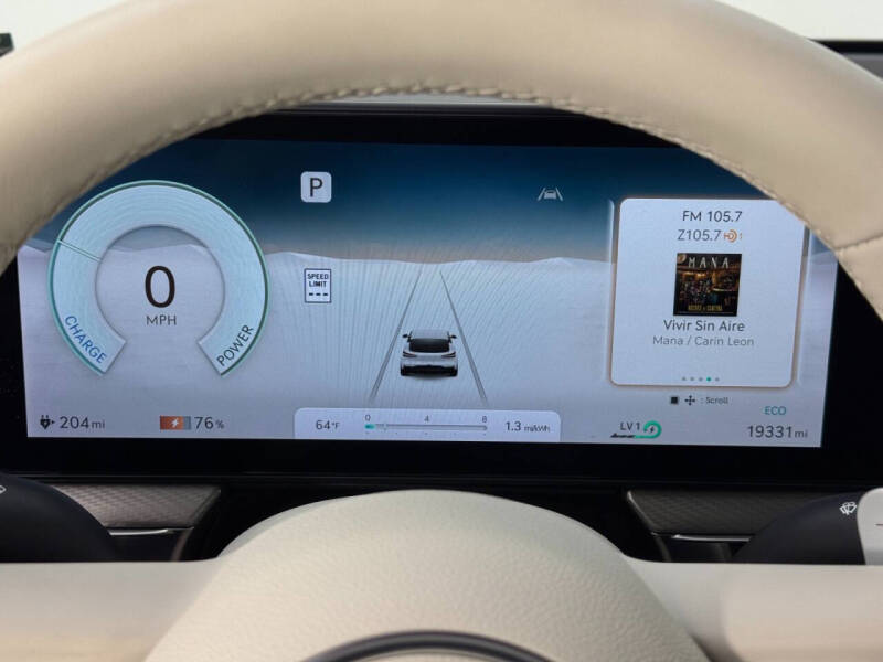 2024 Genesis GV60 Standard