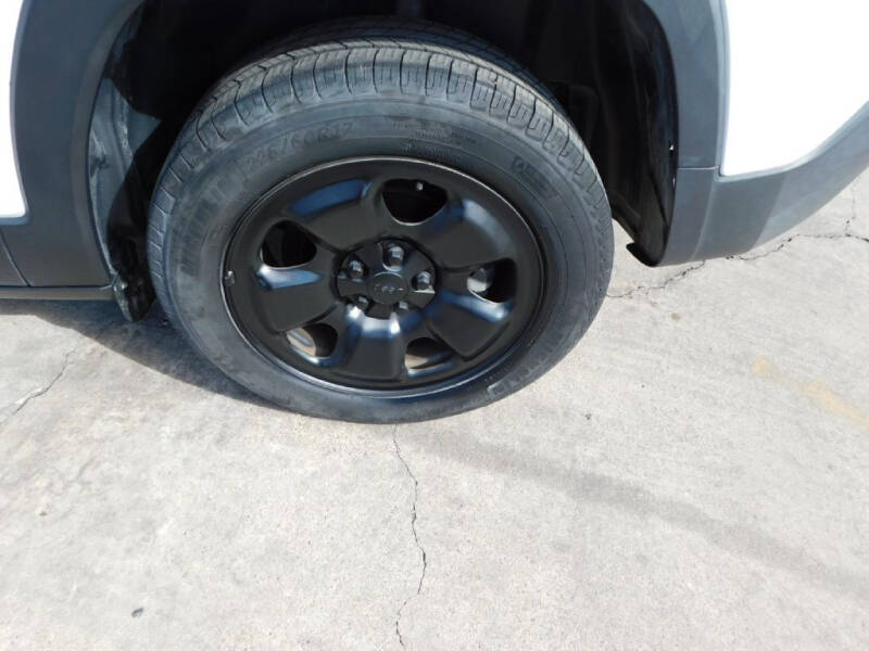 2017 Jeep Cherokee Sport