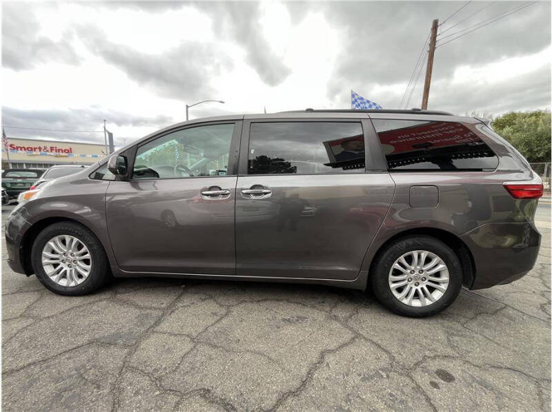 2015 Toyota Sienna