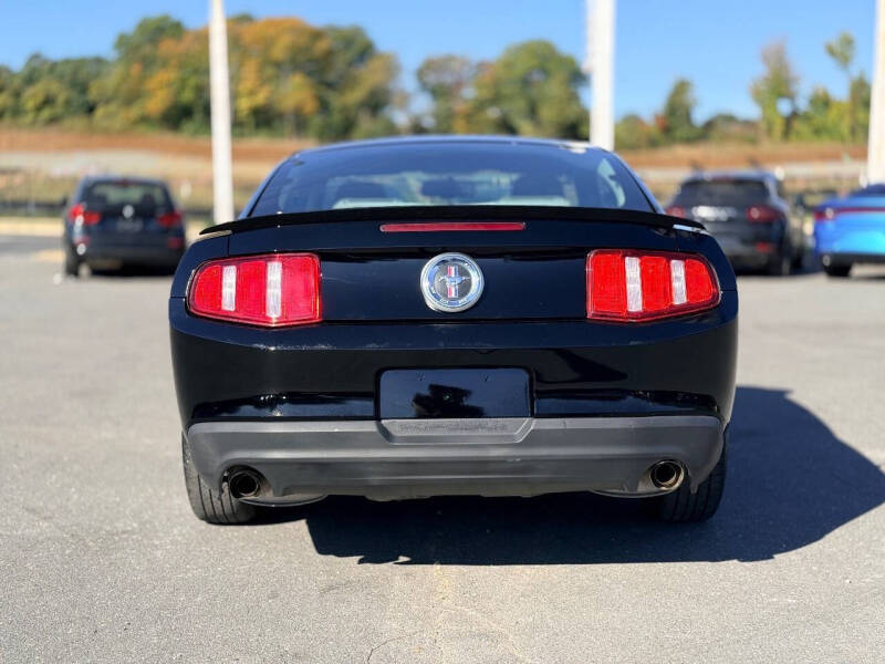 2011 Ford Mustang V6
