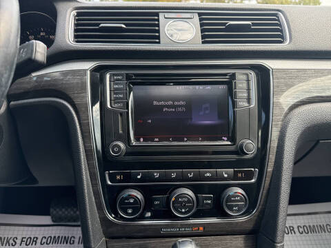 2017 Volkswagen Passat 1.8T SE