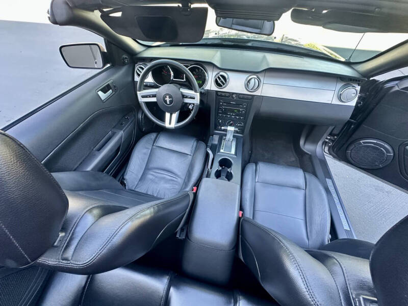 2006 Ford Mustang V6 Standard