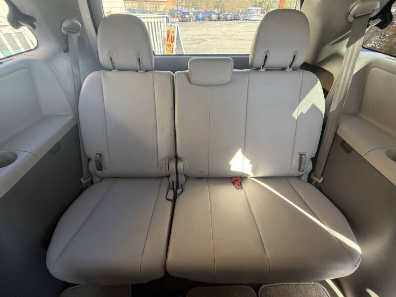 2018 Toyota Sienna XLE 8-Passenger