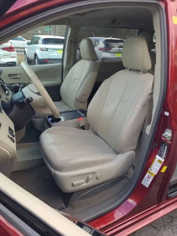 2012 Toyota Sienna Limited 7-Passenger