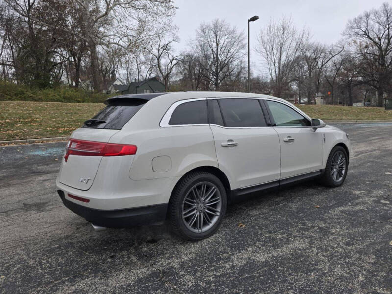 2019 Lincoln MKT Reserve