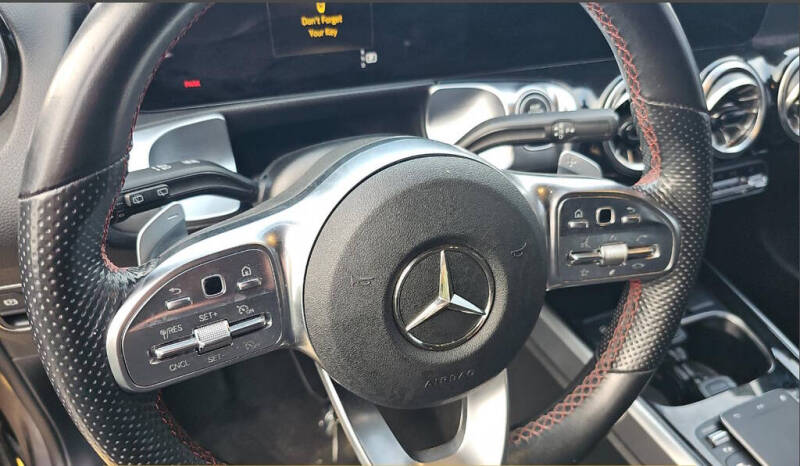 2023 Mercedes-Benz GLB GLB 250