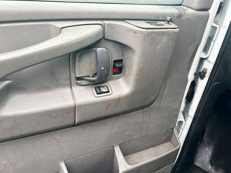 2025 Chevrolet Express 2500