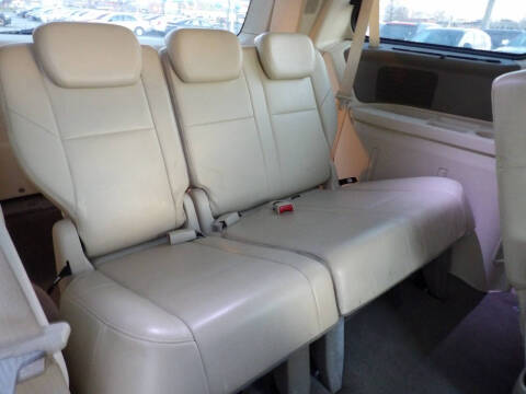 2010 Volkswagen Routan SE