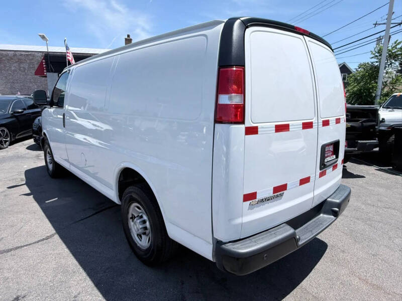 2021 Chevrolet Express 2500