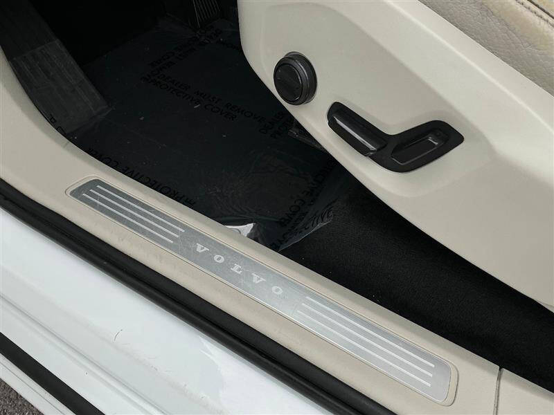 2019 Volvo XC90 T6 Momentum