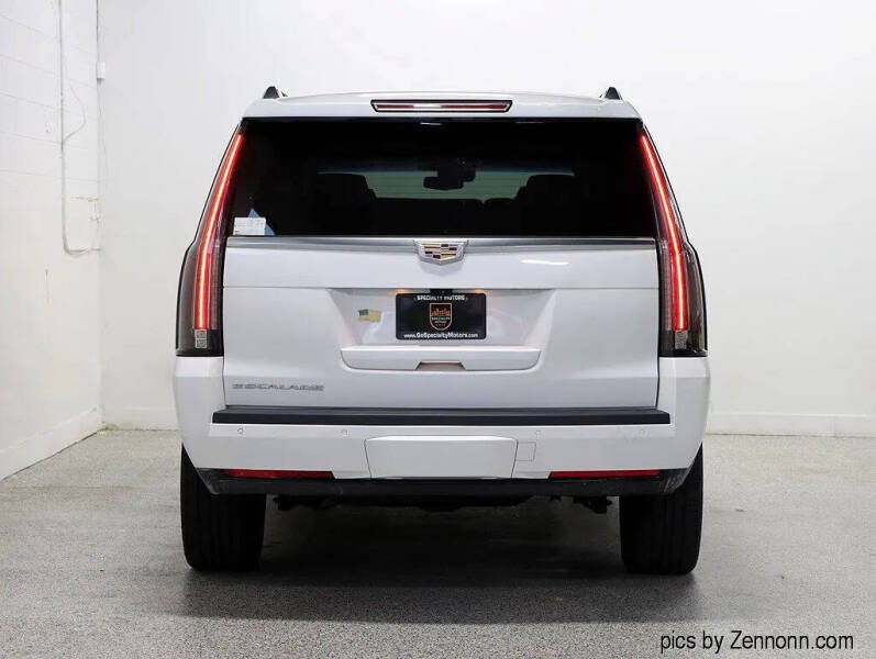 2018 Cadillac Escalade ESV Luxury