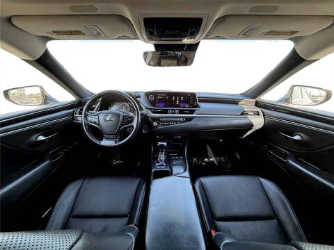 2021 Lexus ES 300h