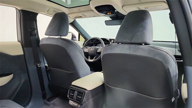 2023 Lexus RZ 450e Luxury