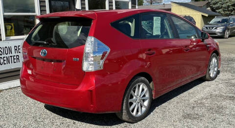 2013 Toyota Prius v Five