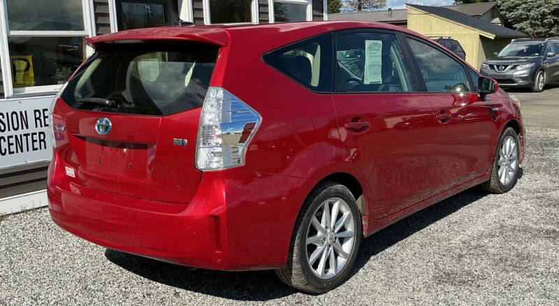 2013 Toyota Prius v Five