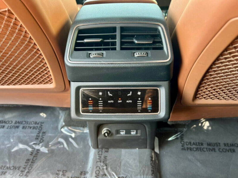 2019 Audi e-tron quattro Prestige