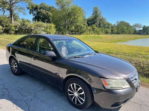 2009 Hyundai Sonata for sale at THOM'S MOTORS in Houston TX