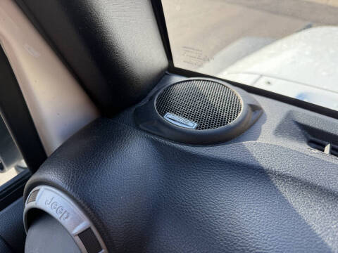 2017 Jeep Wrangler Willys Wheeler W